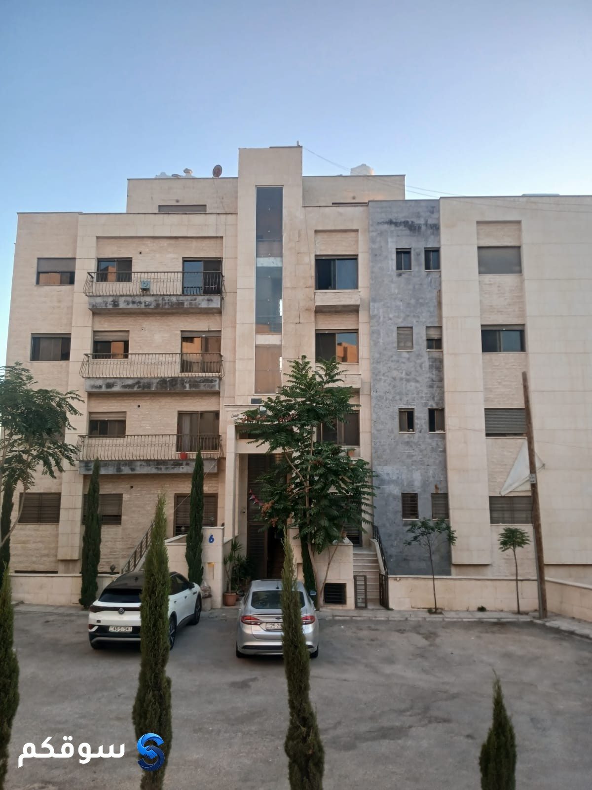شقة مفروشة للايجار عائلات فقط في دير غباار 450شهري من اهدأ مناطق عمان الشقة - 2