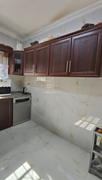 شقة طابق أول فاخرة للبيع في عمان - 4