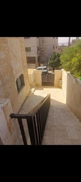 بيت مستقل للبيع في حي عدن - فرصة استثمارية مميزة - 2