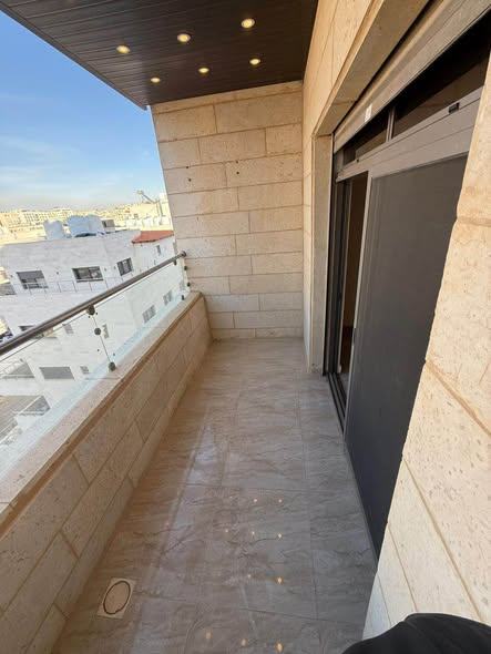 شقة فاخرة للإيجار في دير غبار – 180م