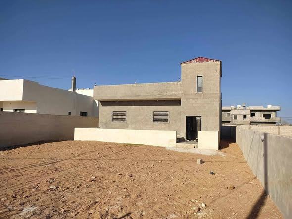 بيت مستقل جديد للبيع في المفرق الضاحية