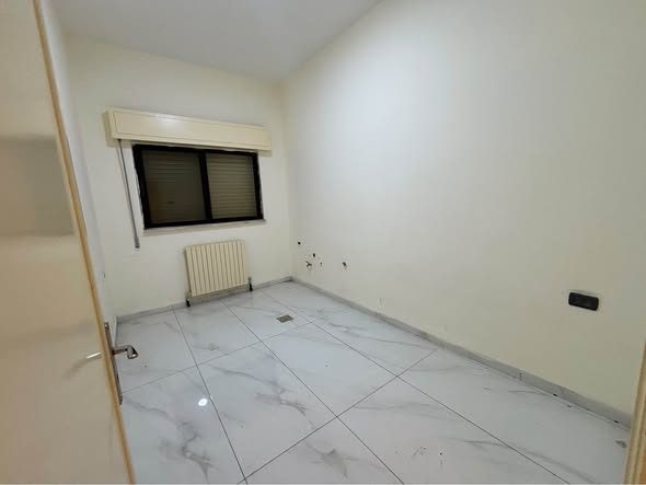 شقة فارغة للإيجار في الجاردنز 200م - 2