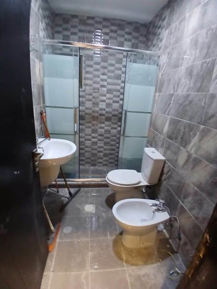 شقة فاخرة لم تسكن للإيجار في ضاحية الرشيد