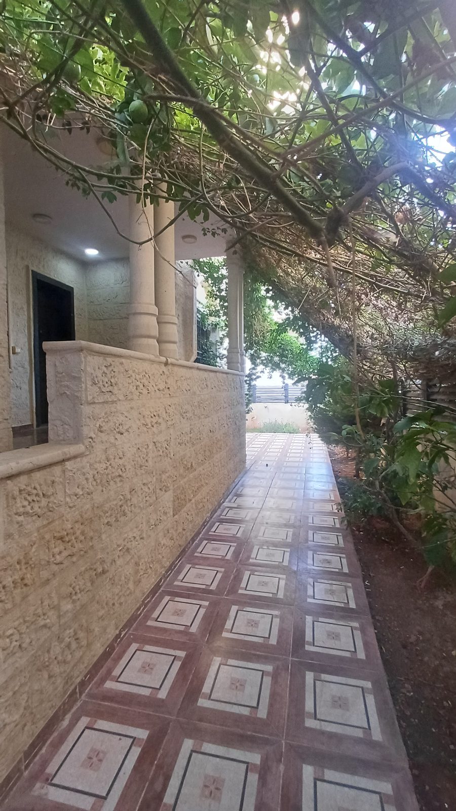 بيت متلاصق للايجار بالقرب من حديقة ايدون غرب كمباوند الامعري - 15