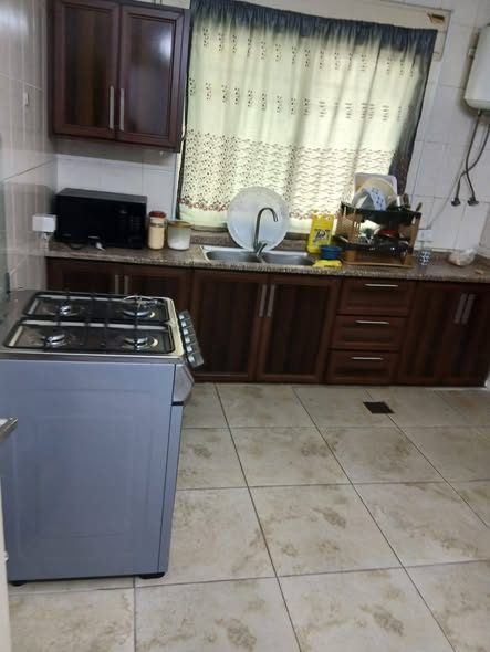 شقة للبيع بسعر حرق في إربد - شارع الجامعة - 2