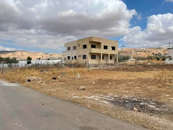 فرصة استثمارية: أرض للبيع في أبو نصير - 2