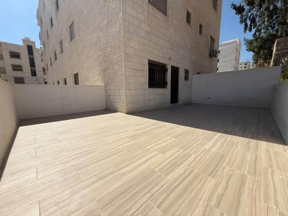 شقة 3 غرف 150م طابق أرضي للبيع في الجبيهة حي المنصور