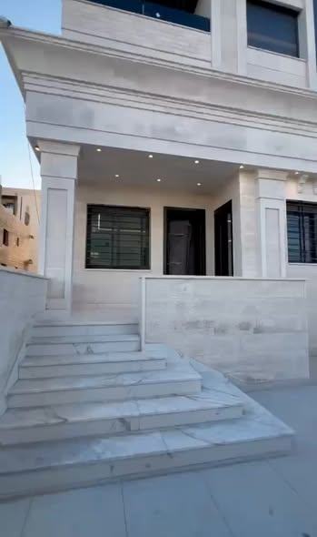 شقة فاخرة للايجار بتشطيبات فلل في اربد