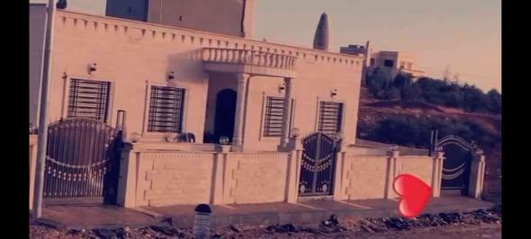 بيت مستقل للبيع في جاوا – فرصة ذهبية