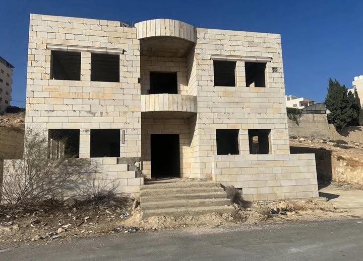 فيلا عظم في الجبيهة - فرصة ذهبية بسعر الأرض فقط