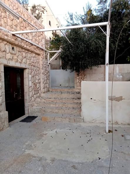 فرصة عمر 370م في ناعور بسعر لقطة لا يُعوّض - 2