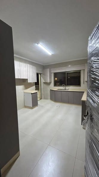 شقة واسعة ومجددة بالكامل في خلدا – 190م² - 3