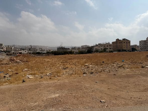 أرض استثمارية على شارعين 540م في عين الباشا - 3