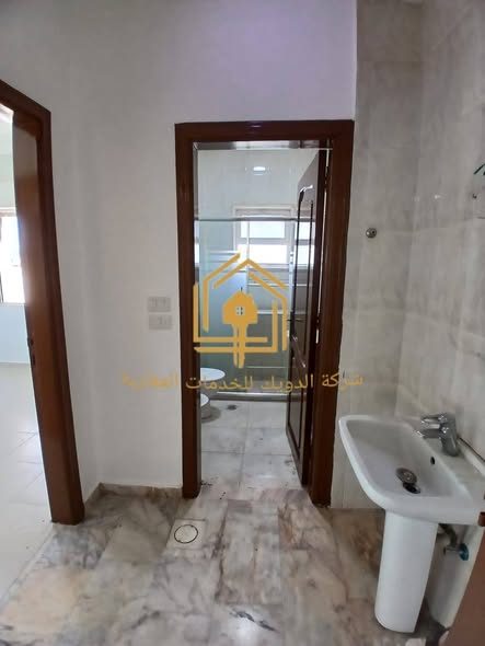 شقة 4 غرف 240م طابق ثالث للايجار في خلدا - 2
