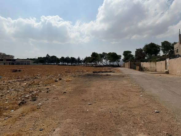أرض استثمارية على شارعين 540م في عين الباشا