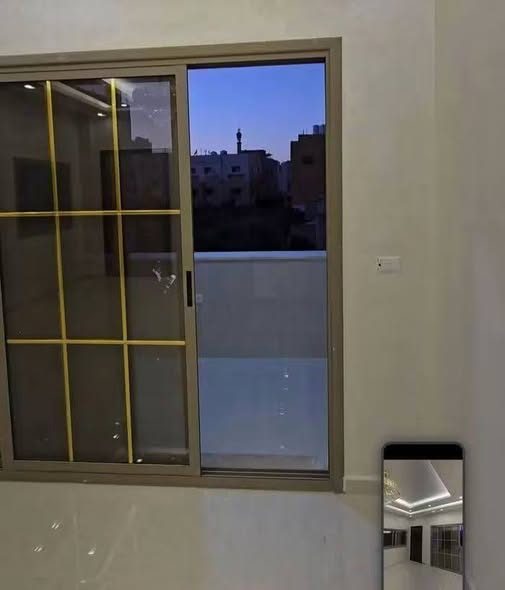 روف للإيجار في المقابلين - تشطيب جديد لم يسكن - 2