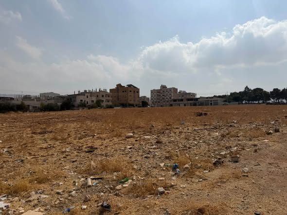 أرض استثمارية على شارعين 540م في عين الباشا - 5