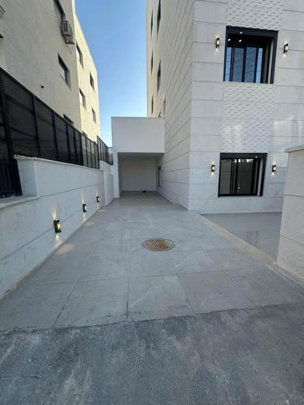 شقة فاخرة بمواصفات الفلل في طبربور