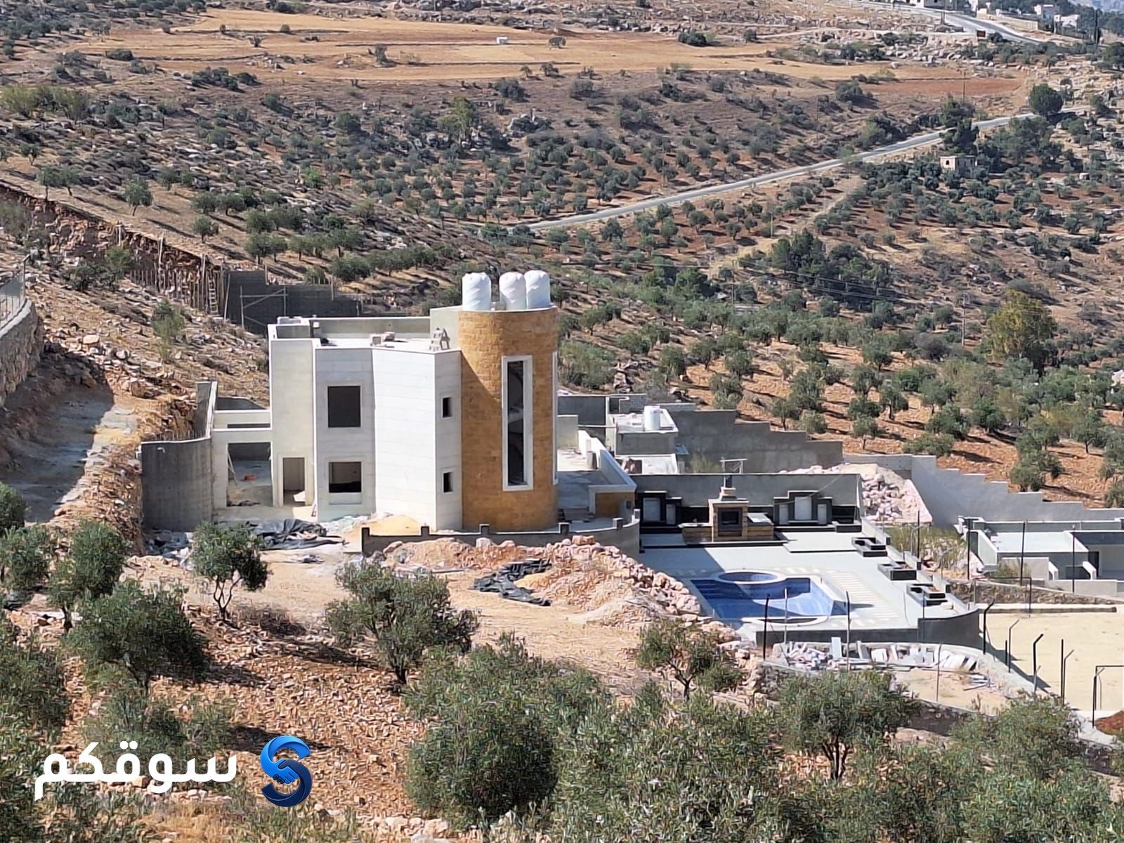 مزرعة قيد التشطيب للبيع بسعر مغري 175 الف دينار والمطلوب نصف المدفوع