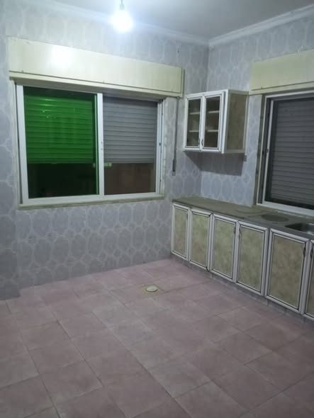شقة عائلية للإيجار في طبربور – موقع مميز ومساحة واسعة