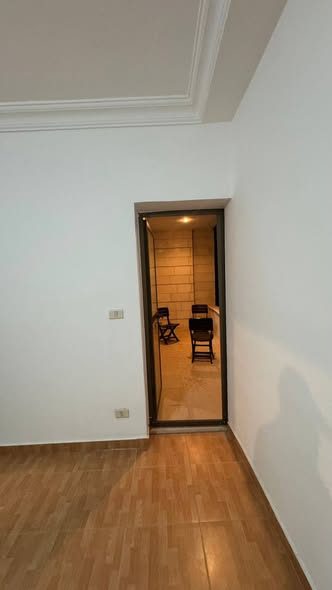 شقة فارغة للإيجار في دير غبار – 241م - 3