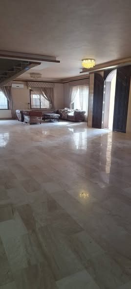 فيلا فاخرة للبيع في الجبيهة - 2