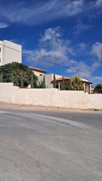 بيت مستقل بإطلالة مميزة في حسبان - ناعور