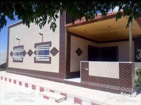 بيتان للبيع على أرض 1250م في موقع مميز