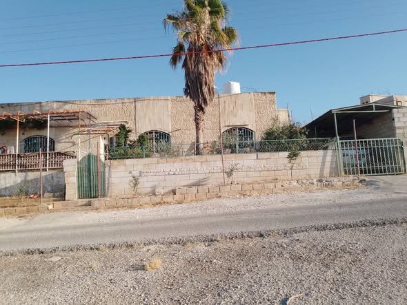 بيت مستقل للبيع في طريق الزرقاء - إربد - 2