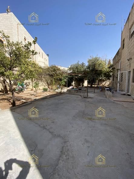 شقة مجددة بالكامل فارغة للإيجار في جبل اللويبدة - 4