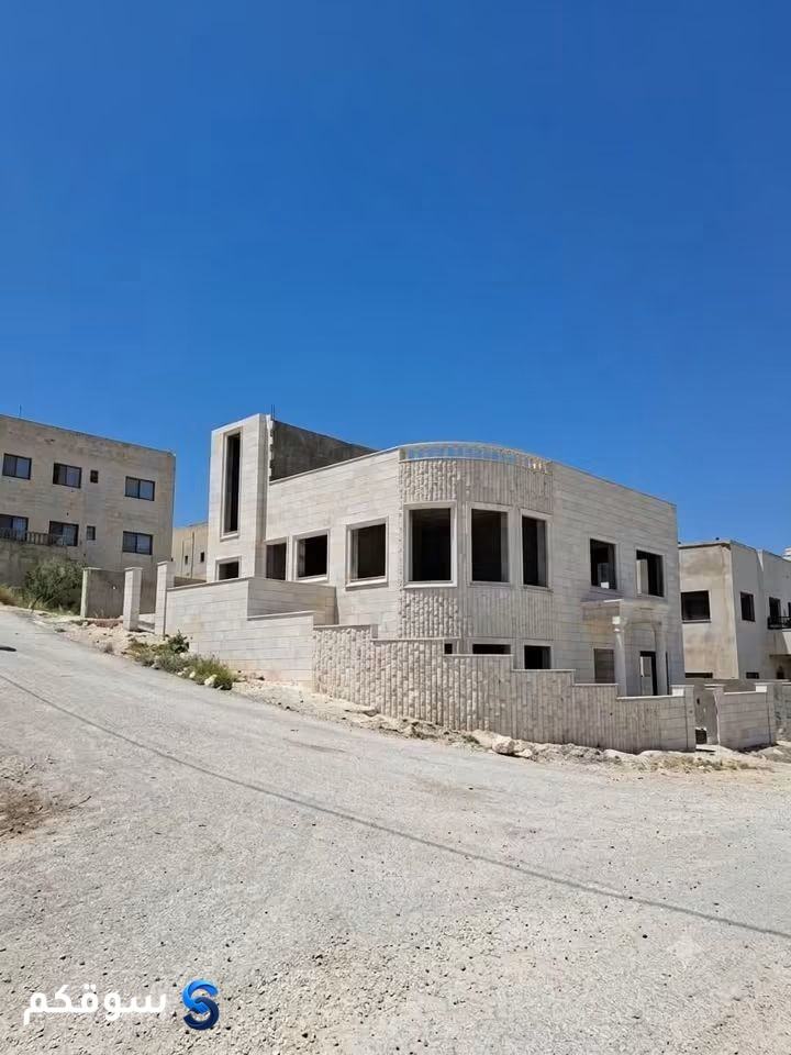 بيت شبه فيلا للبيع