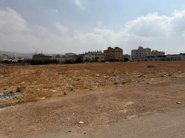 أرض استثمارية على شارعين 540م في عين الباشا - 2