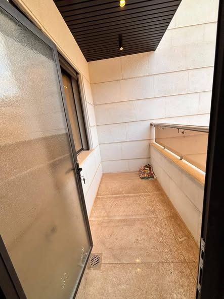 شقة جديدة لم تُسكن للإيجار في الجبيهة - 5