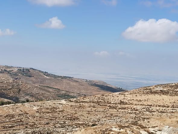 فيلا فاخرة للبيع في غرب حسبان بإطلالة ساحرة - 4