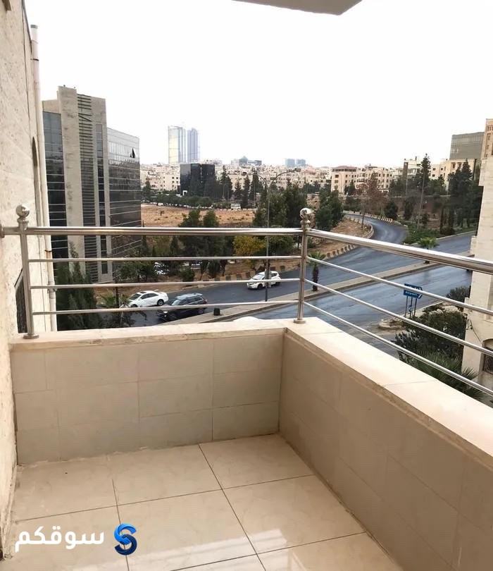 شقه فارغه للايجار في منطقة دير غبار