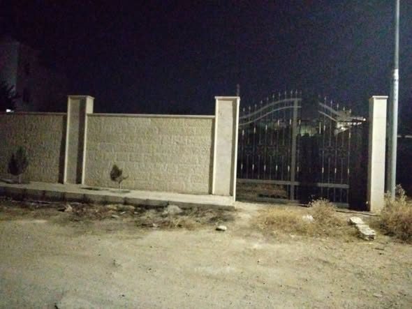 قطعة أرض مسورة ومزروعة في الصريح بمساحة 806 متر - 3