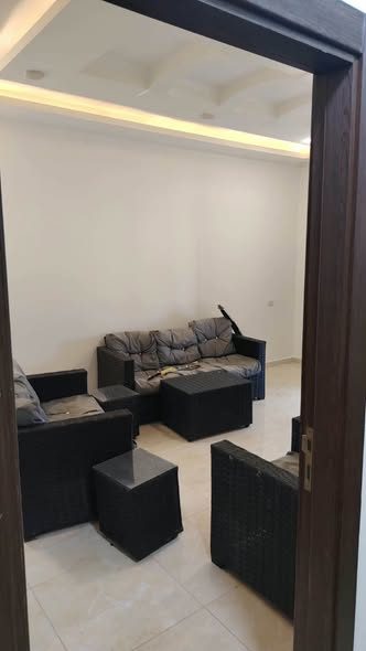 شقة طابق أرضي مع ترس للإيجار في مدينة الشرق - 2