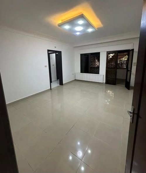 شقة 4 غرف 220م طابق أرضي للإيجار في الجندويل - 2
