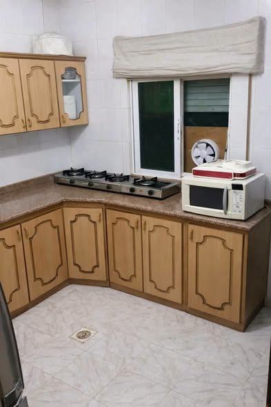 شقة شبه تسوية للبيع بمساحات مميزة في ضاحية الأمير حسن