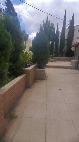 شقة أرضية فاخرة مع حديقة وكراج 240م في الرابية - 3
