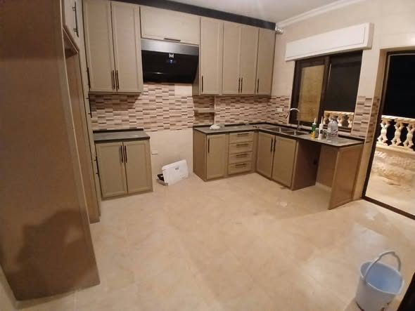 شقة حديثة للإيجار في ضاحية الرشيد - 150م - 2